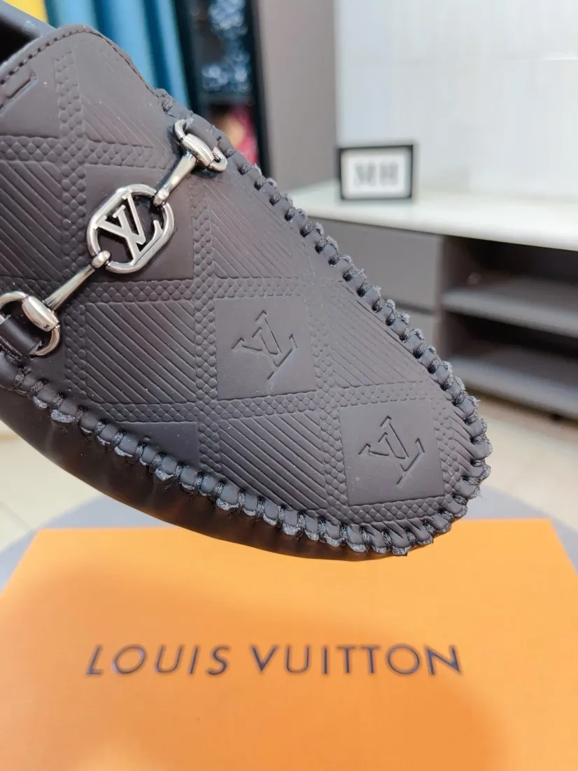 Men's men's shoes💰400🌹🌹[LV Louis Vuitton] New men's beanie shoes💝💝.. Top-grade imported cowhide embossed➕Comfortable leather lining. It is extremely skin-friendly and comfortable, feels very delicate, and the shape is very correct! Perfectly reflects the three-dimensional sense, code number: 38-44